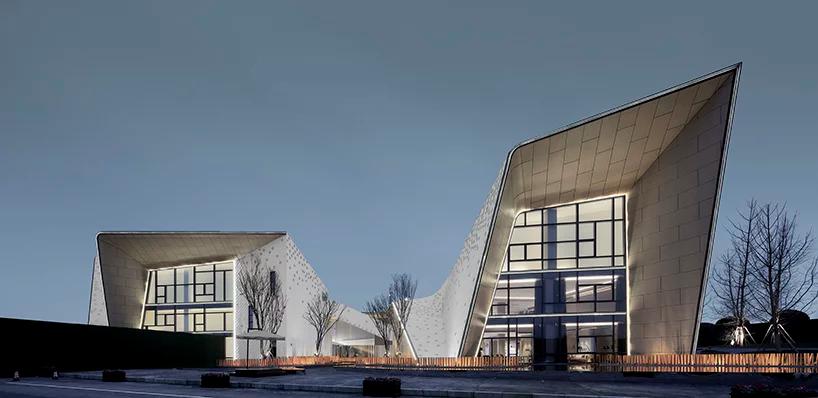 طراحی نمای فلزی توسط گروه challenge design بر روی "park legend kindergarten" چین